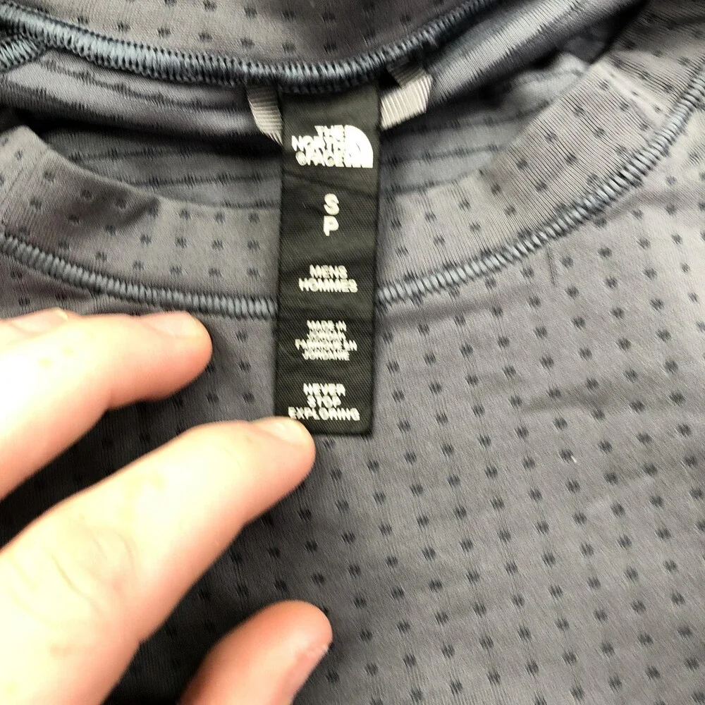 The North Face Shirt Mens Small Gray Long Sleeve Baselayer Top Performance